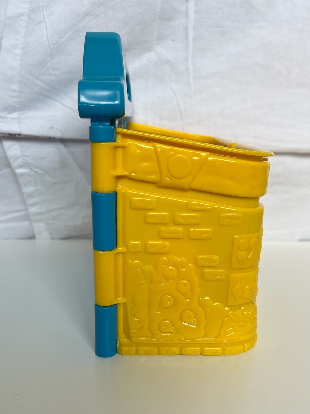 1999 Fisher Price Little People Eddies Doctor Visit office and Dr. Maria - Picture 6 of 9